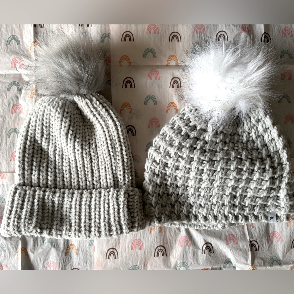 ❄️ Two gray pom-pom beanies brand new, never worn Fabletics and Jules Kae